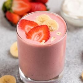 A cool, creamy Greek yogurt smoothie